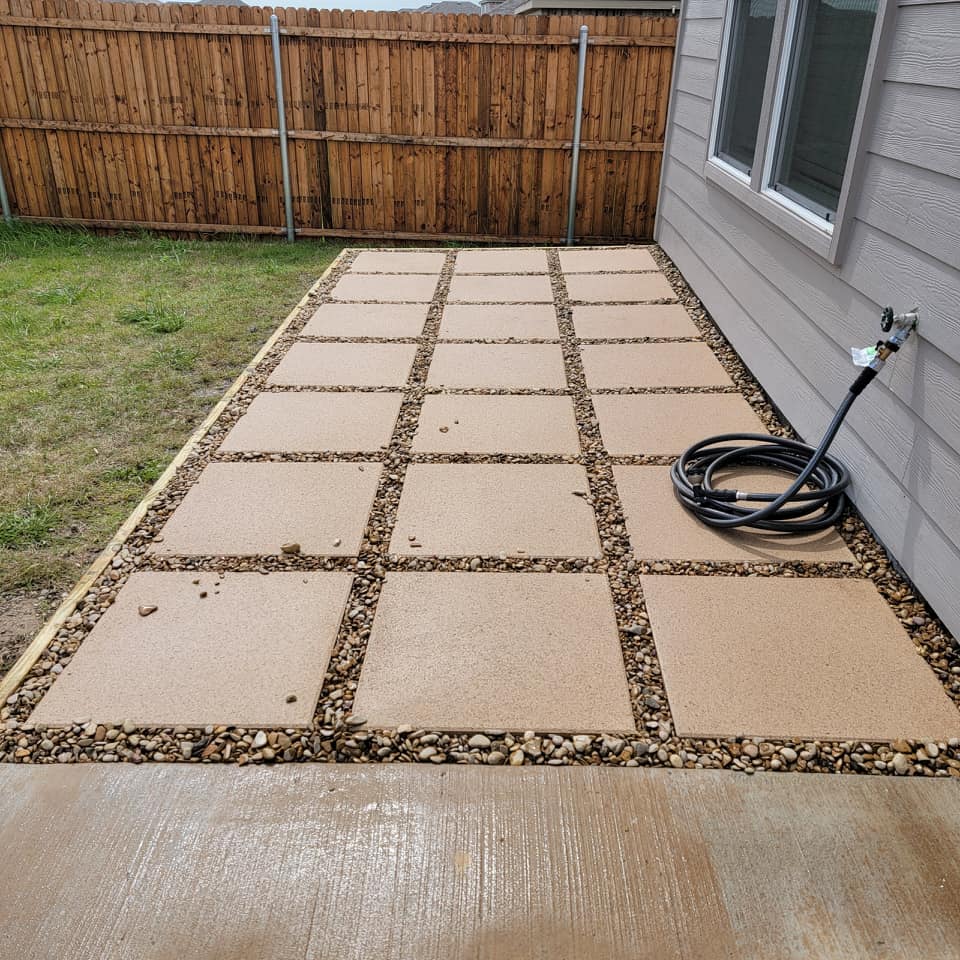 Paver & Pebble Patio